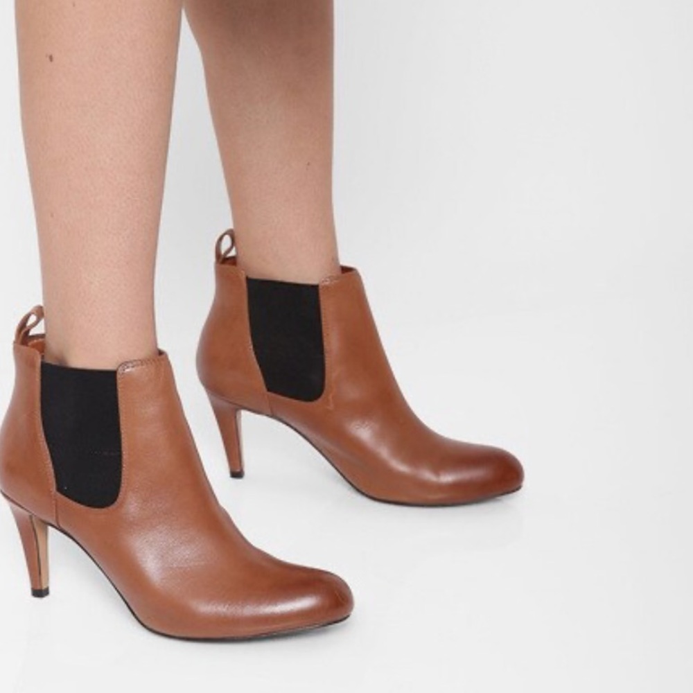 CLARKS BOOTIES
